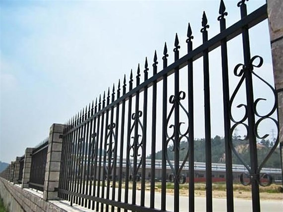 云南鋅鋼護欄網如何保養才能延長壽命？